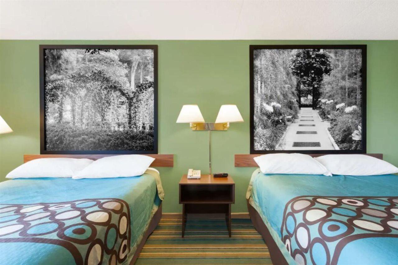 Super 8 By Wyndham Harrisburg Hershey West Екстер'єр фото