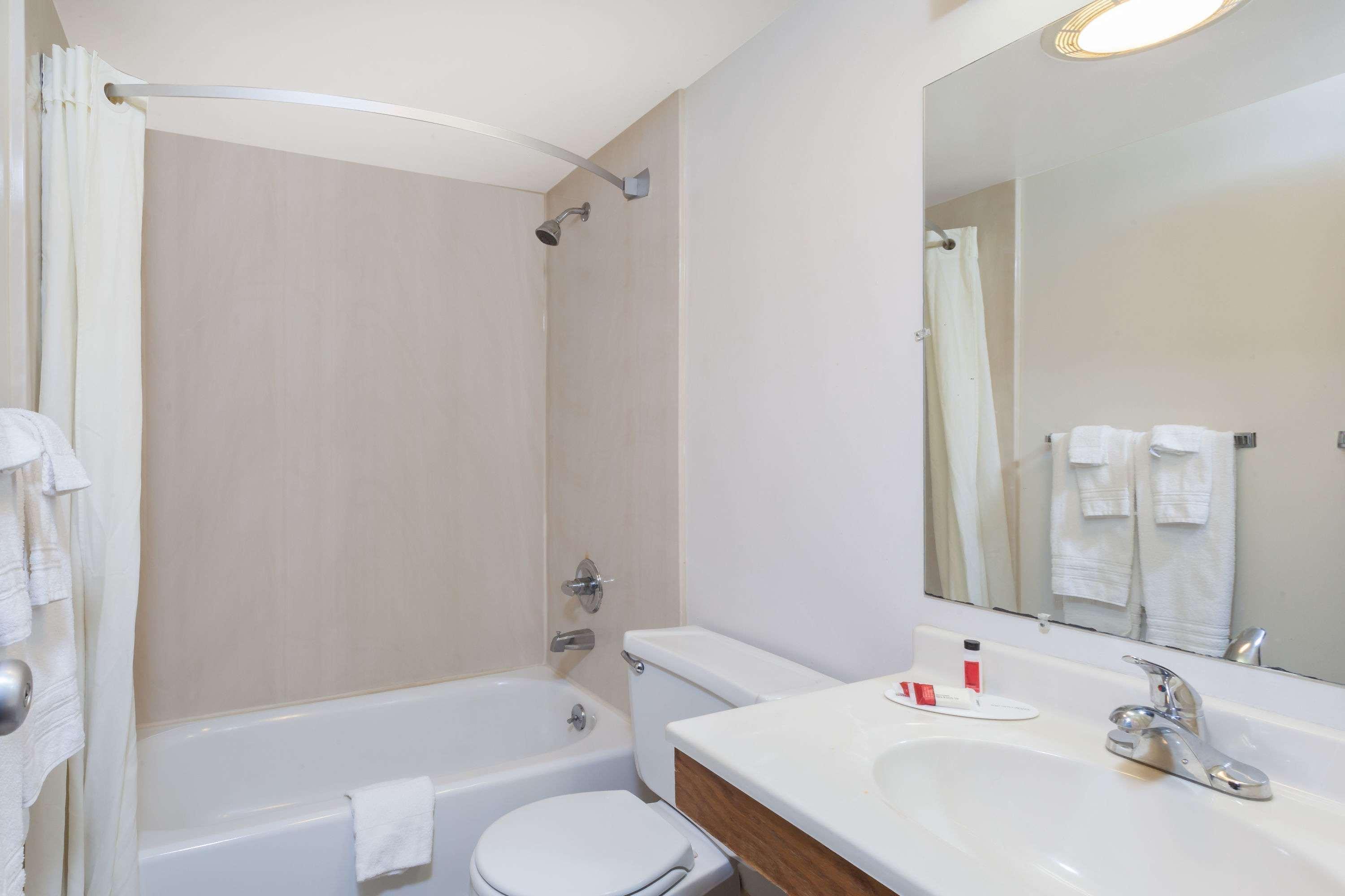 Super 8 By Wyndham Harrisburg Hershey West Екстер'єр фото
